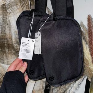 LULULEMON EVERYWHERE BELT BAG 1L || BLACK🖤